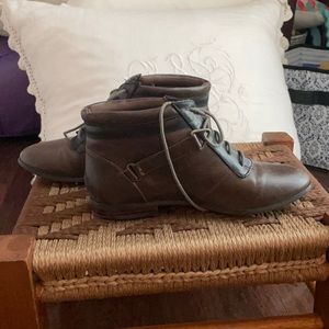 Violet Harmon Ecote boots